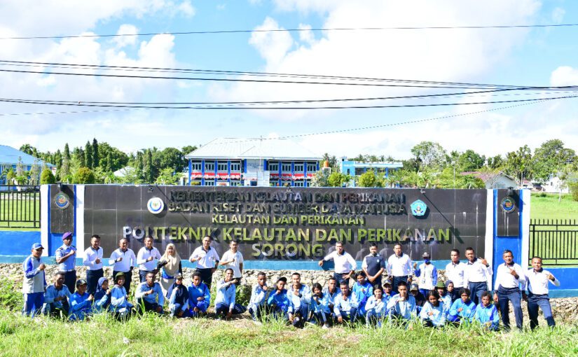 Komandan Pasmar 3 Jalin Komunikasi Melalui Olahraga Bersama Dengan