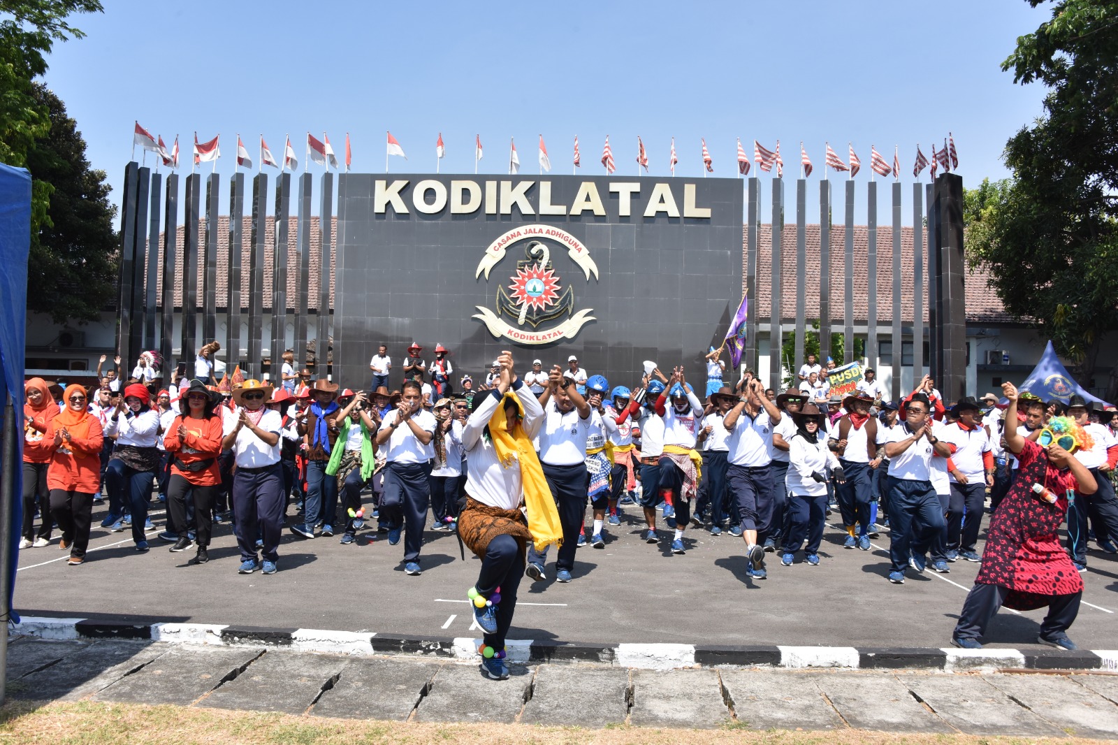 Lomba Joget Gembira Antar Satker Kodiklatal, Semangat Bekerja Meningkat, Silaturahmi Terjalin