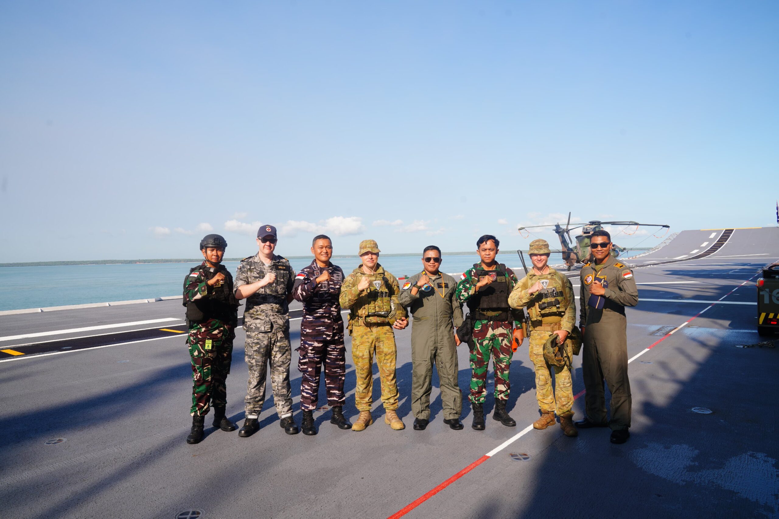 Delegasi TNI On Board di HMAS Adelaide Resmikan Latgabma Keris Woomera 2024