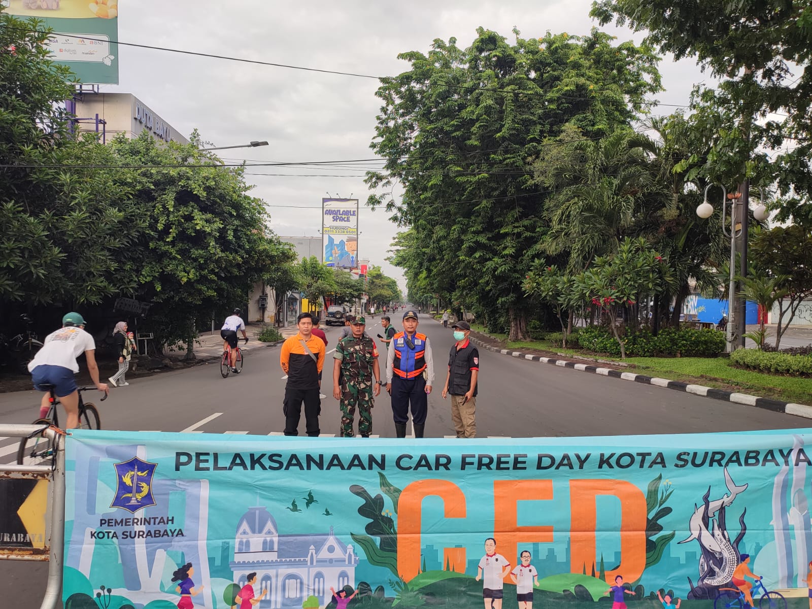 Pastikan Gelaran Car Free Day Lancar, Koramil Gubeng Bersama Instansi Terkait Lakukan Pengamanan