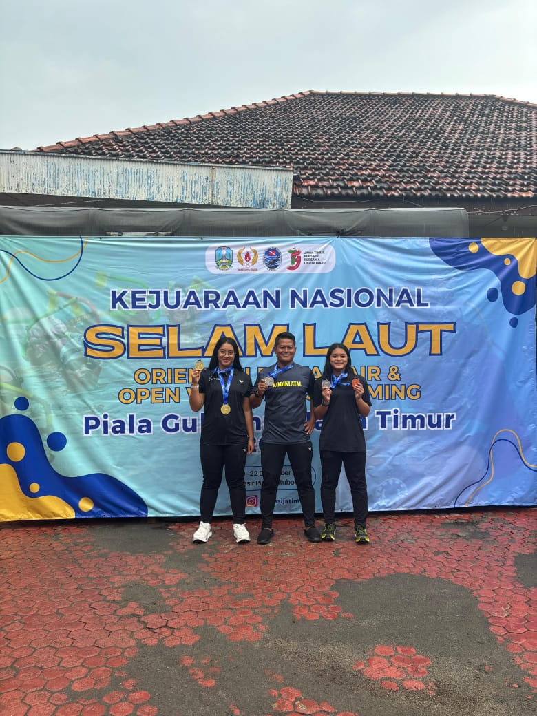 Dankodiklatal Bangga Prestasi Ayah Dan Anak Juara Selam Laut Gubernur Jatim Cup