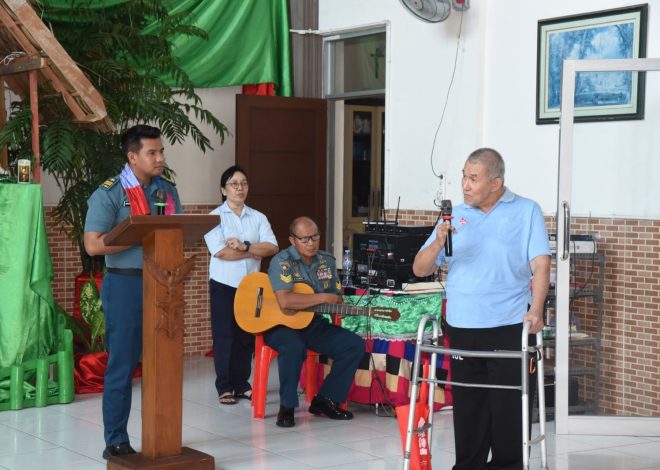 Wujudkan Cinta Kasih Natal, Panitia Natal TNI AL Wilayah Surabaya Kunjungi Panti Jompo dan Panti Asuhan