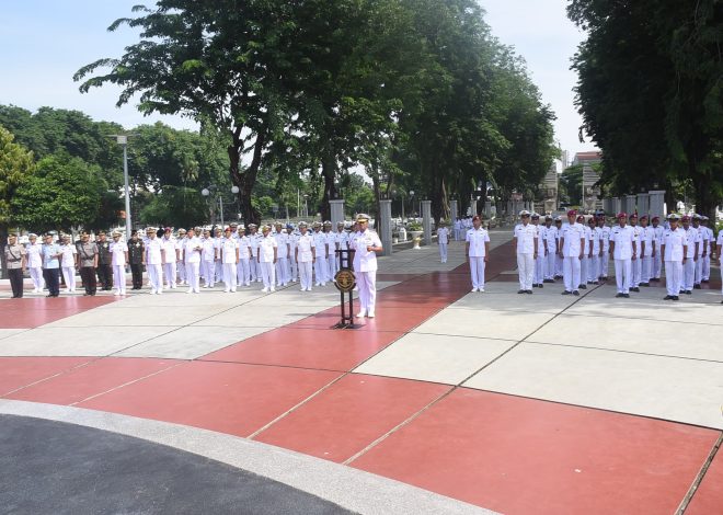 Sambut Peringatan Hari Dharma Samudera Tahun 2025, Koarmada II Hadiri Ziarah di TMP 10 November