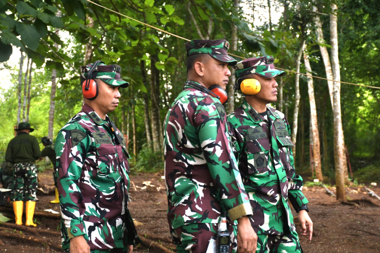 Komandan Puslatdiksarmil Bangga Dengan Semangat Siswa dan Pelatih Selama Lattek Berganda