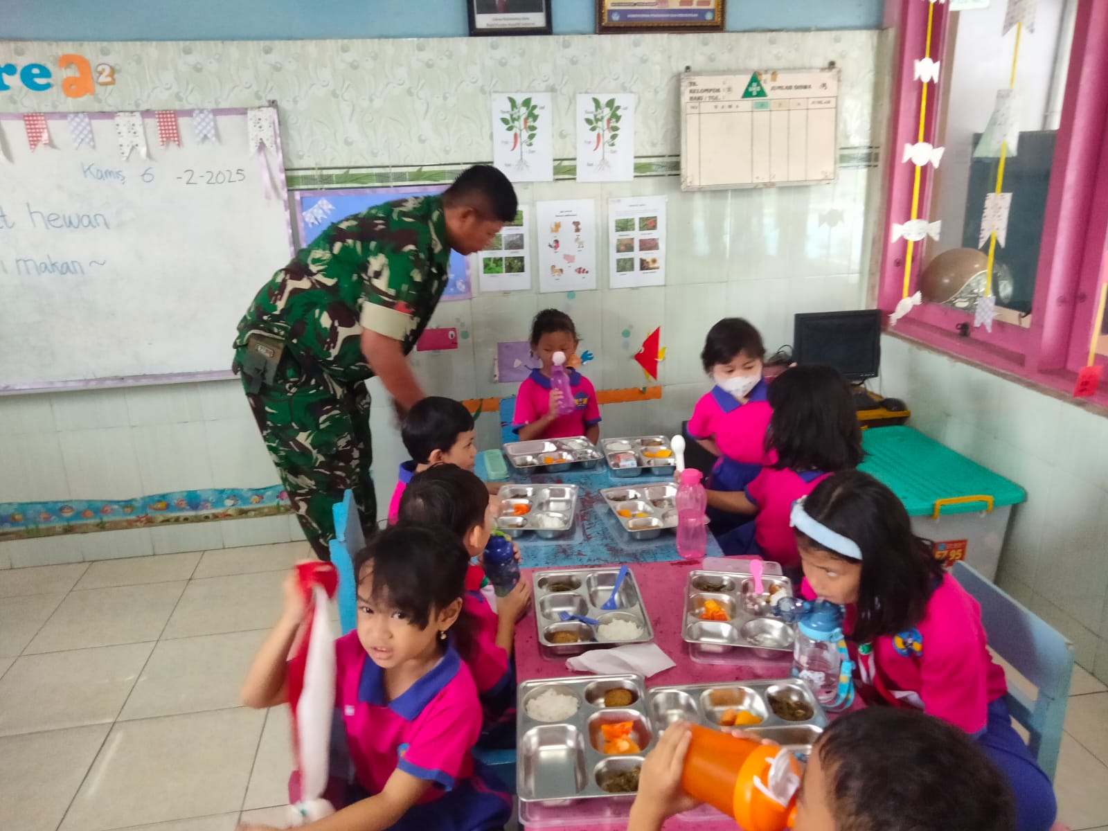 Jemput Sehat di Pagi Ceria, Babinsa Margorejo Genggam Asa untuk Gizi Bangsa