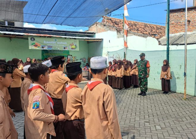 Dukung Program Sekolah, Babinsa Wiyung Latihkan PBB dan Gladi Upacara