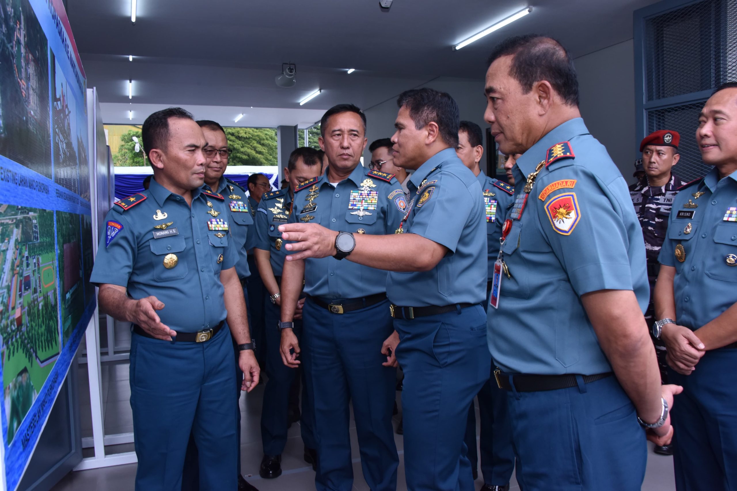 Dankodiklatal Dampingi Kasal Resmikan Sarpras TNI AL di Pasiran Surabaya