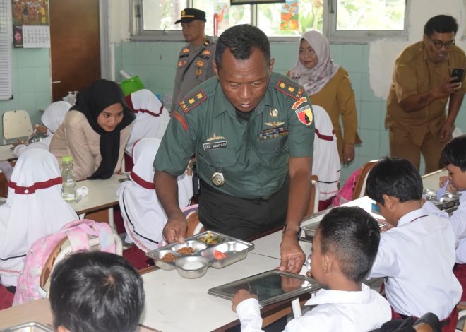 Kodim 0830/Surabaya Tinjau Pelaksanaan Program Makan Sehat Bergizi di Wilayah Koramil 0830-12