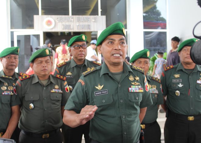 Wakili Dandim, Kasdim 0830/Surabaya Pimpin Upacara Pengukuhan Sekolah Berwawasan Kebangsaan