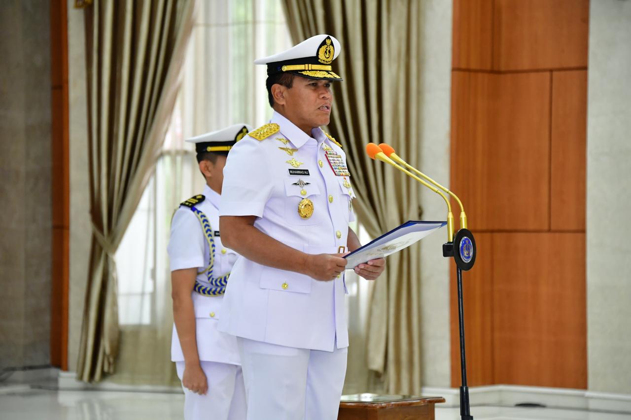 Wujud Regenerasi Kepemimpinan, Dankodiklatal Hadiri Sertijab Pejabat Tinggi TNI AL