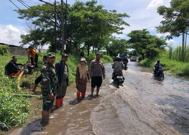 Minimalisir Dampak Luapan Sungai Lamong, Babinsa Bersama Instansi Terkait Himbau Masyarakat Untuk Waspada.