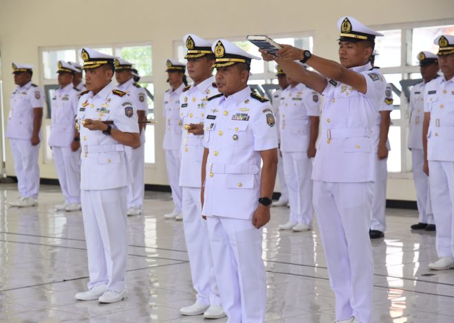 Dankodikopsla Kodiklatal Resmikan Pergantian Dua Komandan Pusdik