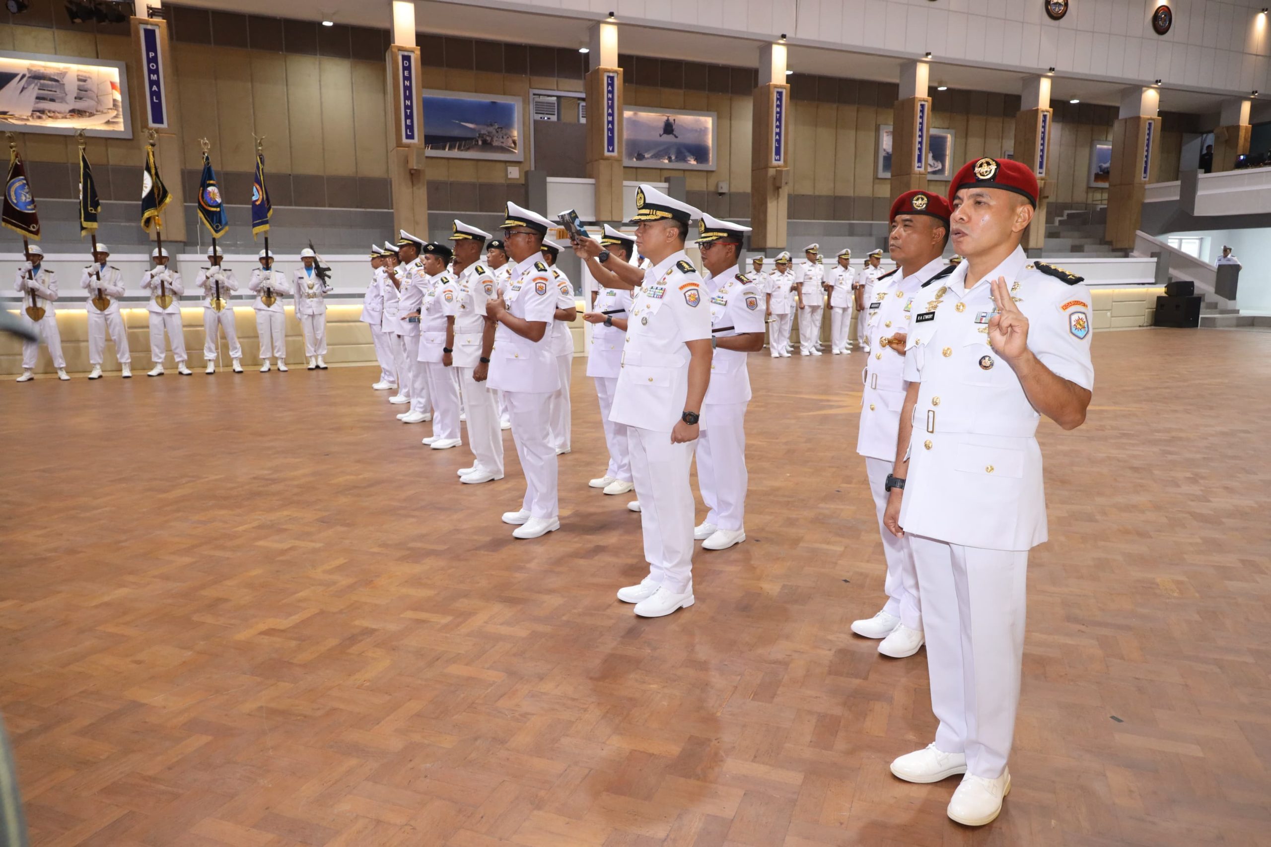 Pangkoarmada II Pimpin Serah Terima Sembilan Jabatan Strategis di Lingkungan Koarmada II