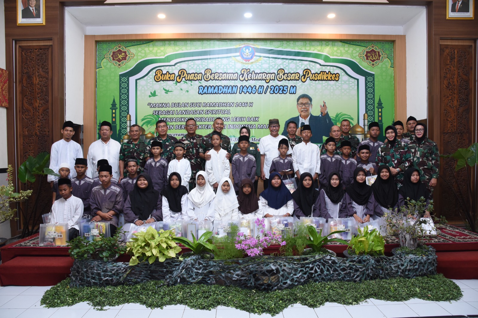 Berbagi Berkah, Pusdikkes Kodiklatal Berikan Santunan Anak Yatim Piatu  