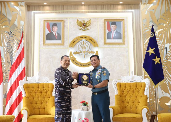 Perkuat Sinergitas, Pangkoarmada II Courtesy Call Ke Gubernur AAL