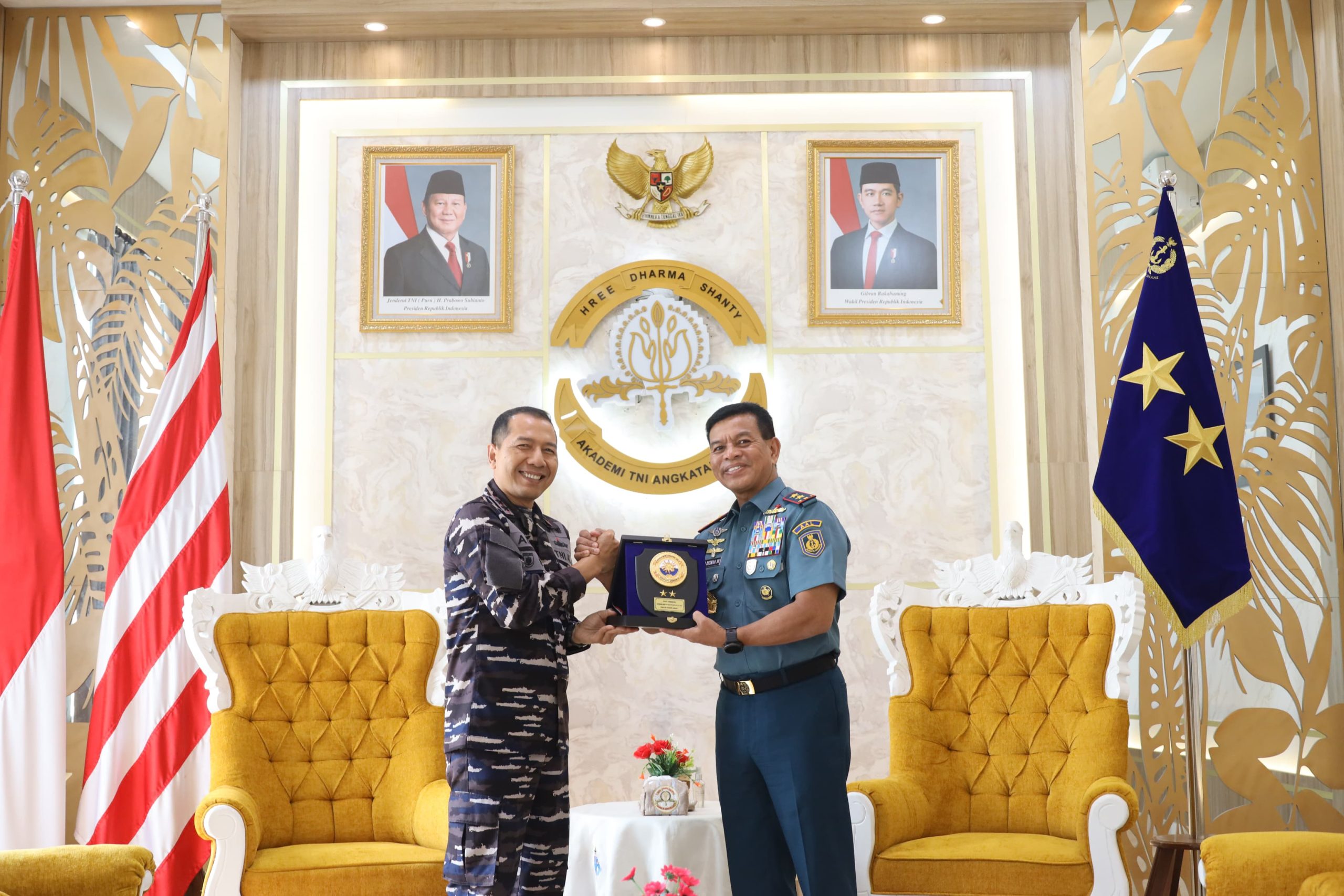 Perkuat Sinergitas, Pangkoarmada II Courtesy Call Ke Gubernur AAL