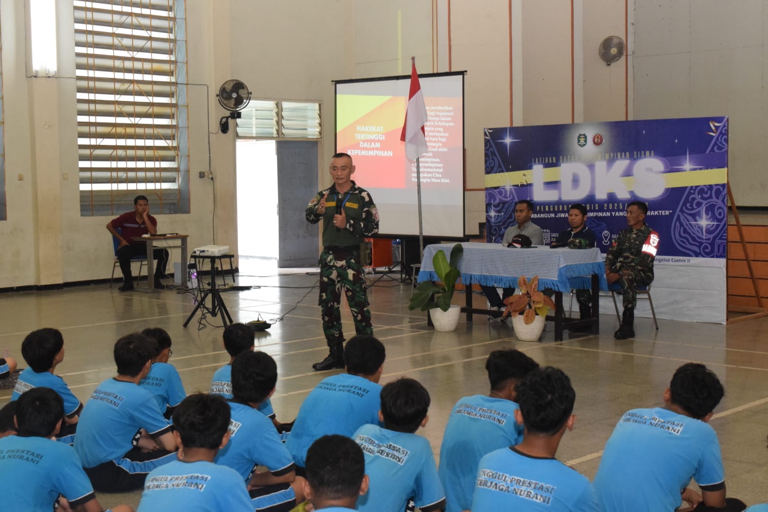 Pelajar SMPK Angelus Custos II Dapatkan Pelatihan LDKS dan PBB  Dari Koramil 0830/19