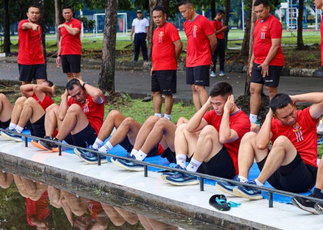 Jaga Kesehatan, Perwira Batalyon Infanteri 3 Marinir Laksanakan Olahraga Bersama Danbrigif 2 Marinir