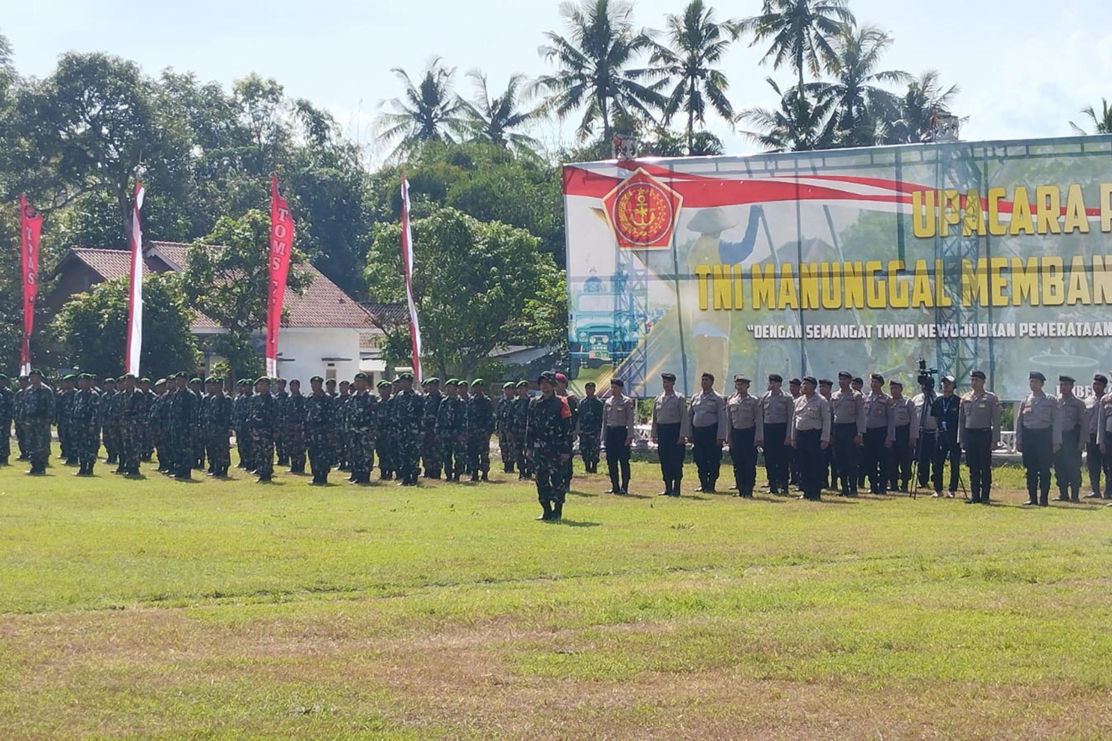 Prajurit Yonif 1 Marinir Ikuti Upacara Pembukaan TMMD ke 124