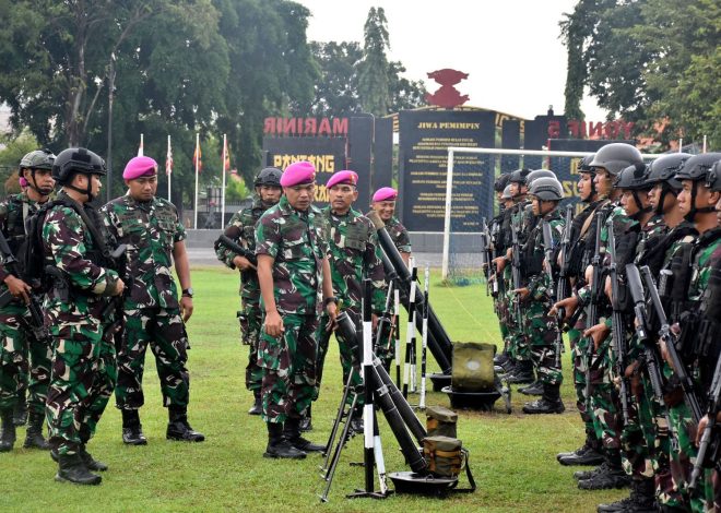 Cek Kesiapsiagaan Prajuritnya, Komandan Brigif 2 Marinir Laksanakan Apel Gelar Pasukan