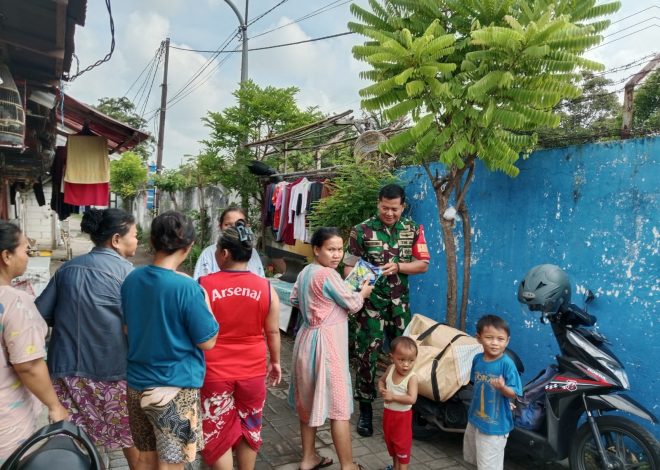 Ringankan Beban Warga, Babinsa Wonokromo Berikan Bantuan 