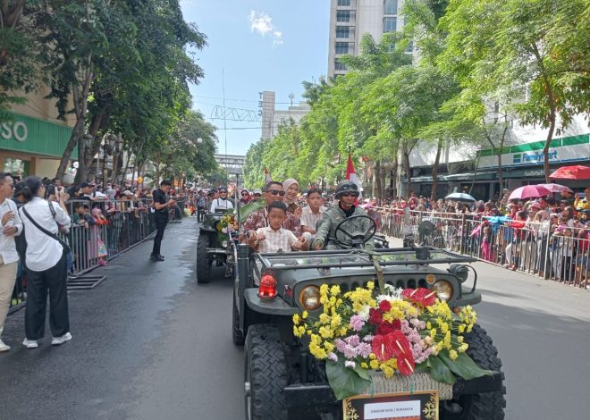 Dandim Surabaya Turut Serta Meriahkan Parade Surabaya Vaganza