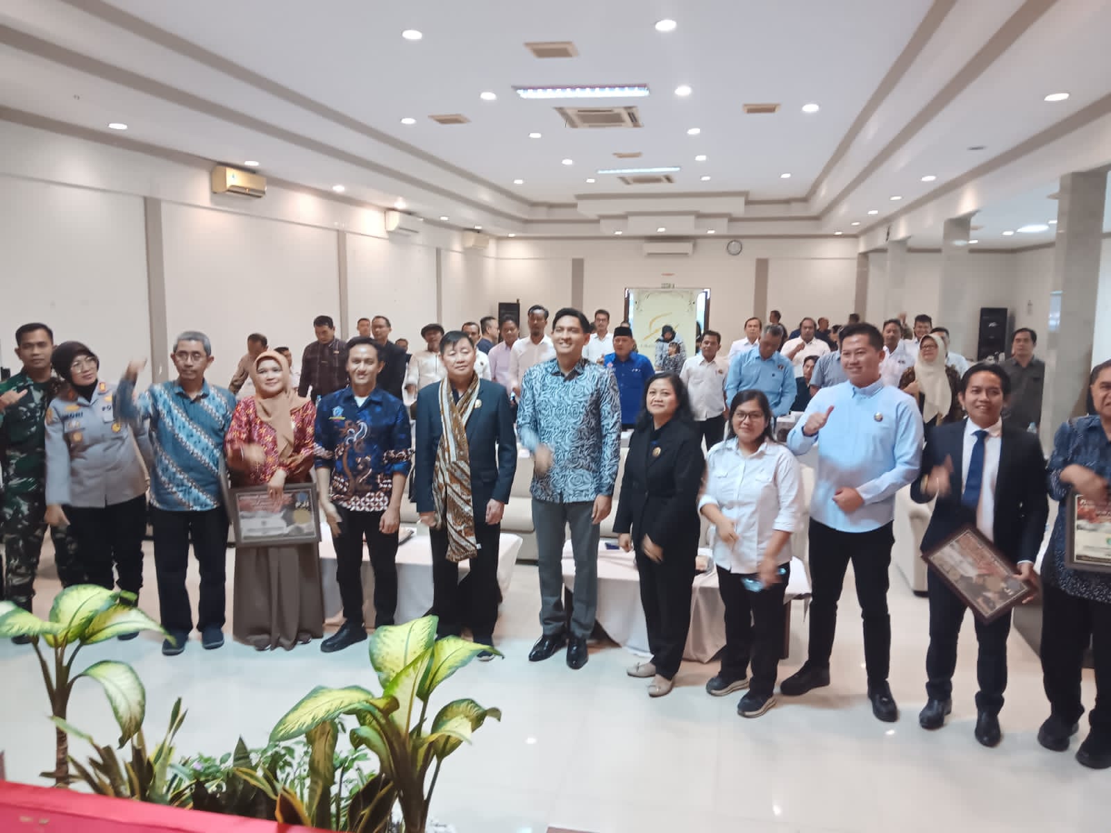 Bupati Indramayu Lucky Hakim resmikan UKW Anggota PJI ke-9