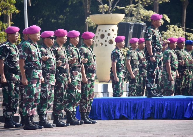 Komandan Brigif 2 Marinir Ikuti Upacara Wisuda Purnawira Pamen Pasmar 2 Tahun 2025
