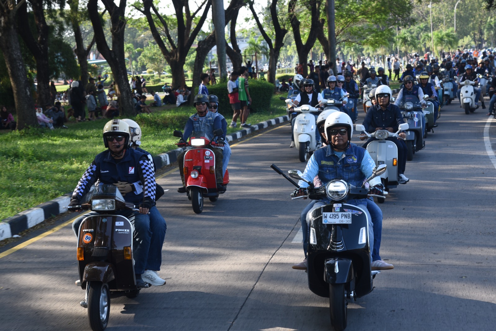 Komandan Brigif 2 Marinir Ikuti Scooter Riding Vespa dalam rangka HUT ke-69 Puspenerbal