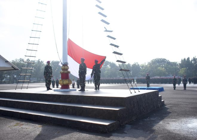 Tingkatkan Nasionalisme, Prajurit Dan PNS Brigif 2 Marinir Laksanakan Upacara 17-an