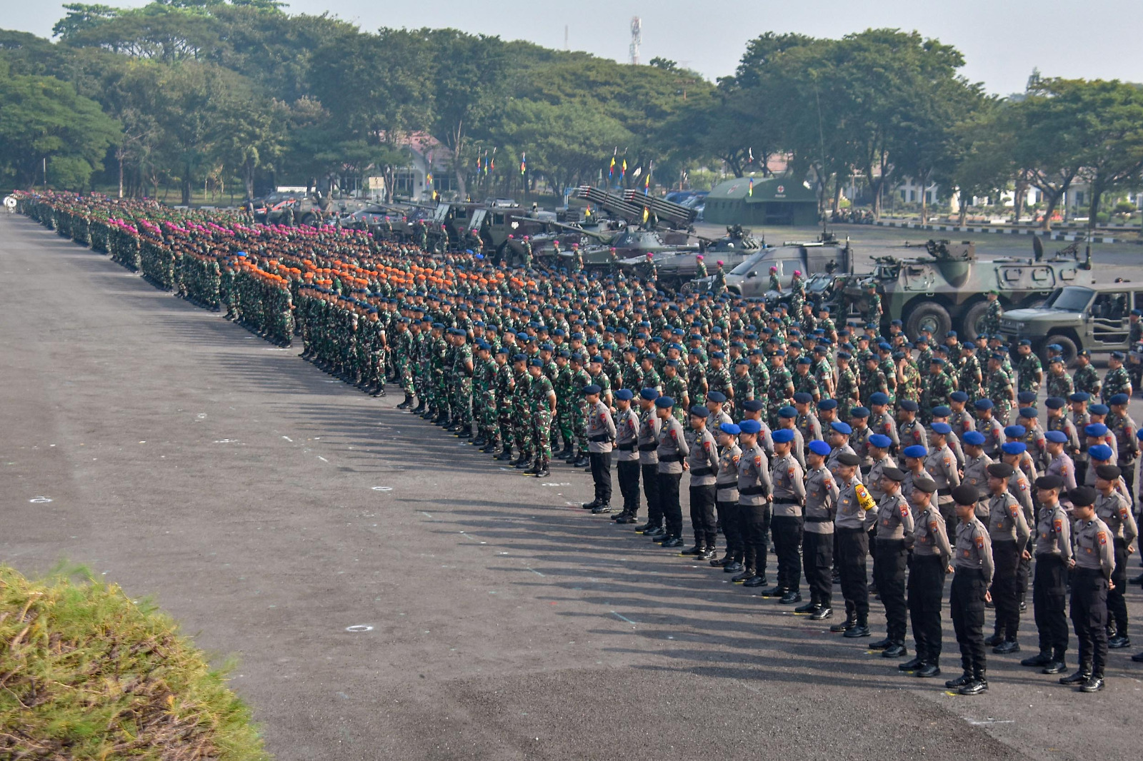 Komandan Brigif 2 Marinir Ikuti Apel Gabungan TNI – POLRI Wilayah Kogartap III/Surabaya Semester I Ta. 2025