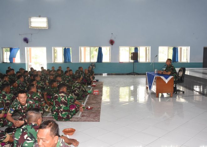 Tingkatkan Kebersamaan dan Keakraban, Danyonif 5 Marinir Gelar Jam Komandan Dan Makan Siang Bersama Prajurit