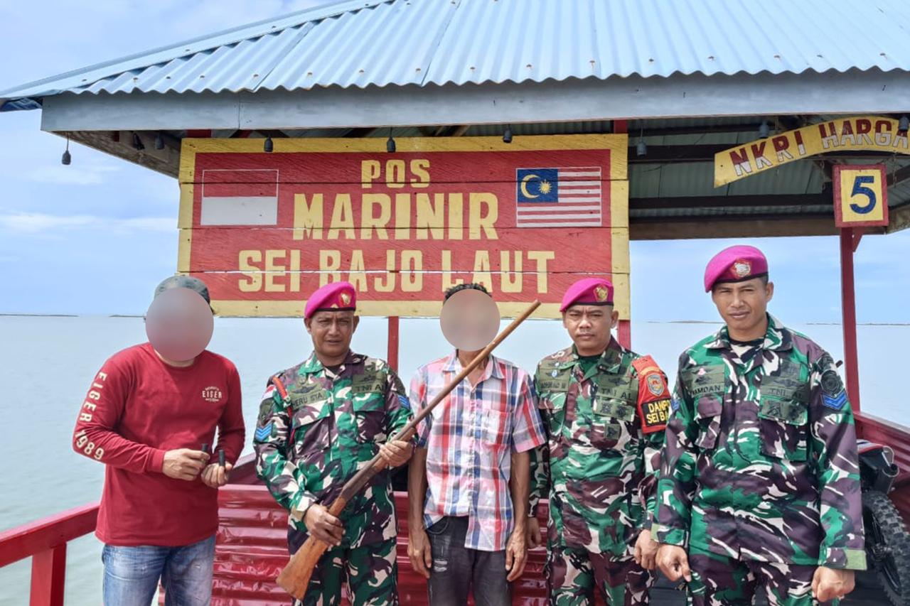 Satgasmar Pam Ambalat XXX Kembali Terima Senjata Api Rakitan Dari Warga Perbatasan
