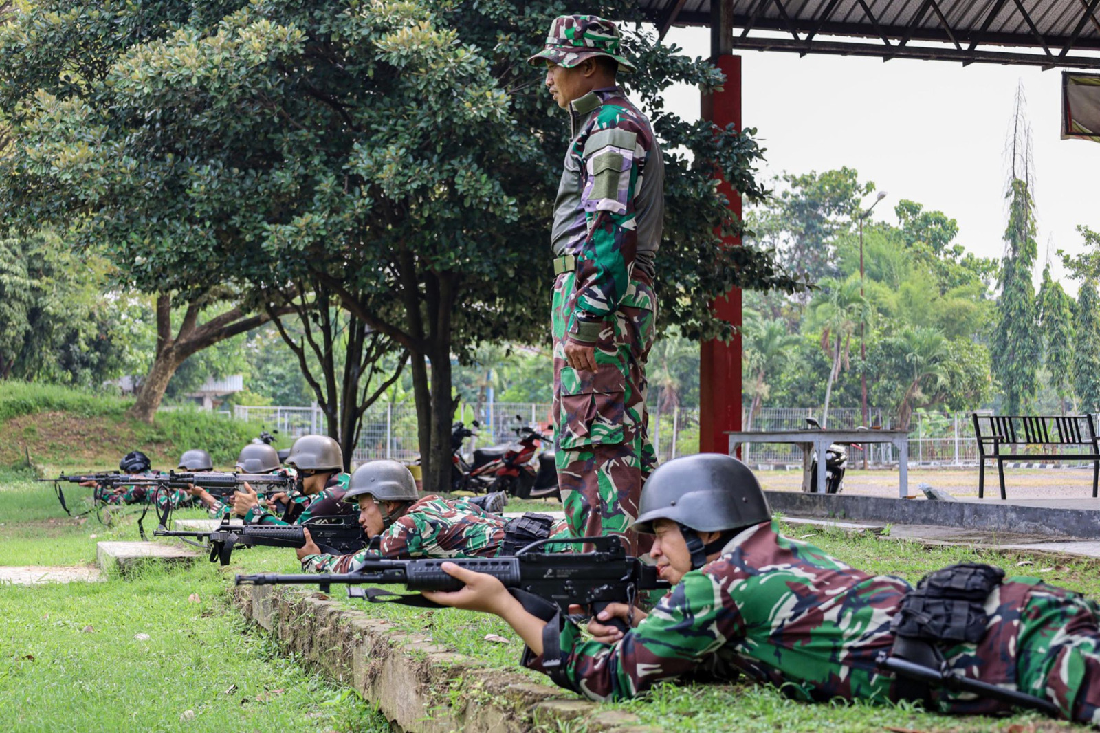 Pertajam Naluri Tempur, Prajurit Yonif 3 Marinir Laksanakan Latihan Menembak