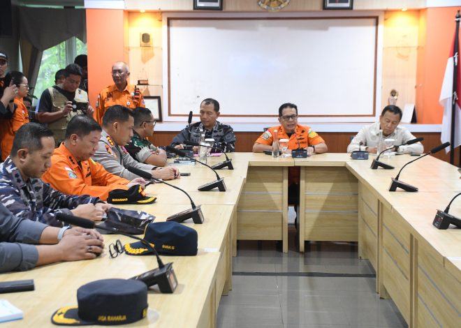 Pangkoarmada II Tegaskan Komitmen TNI AL dalam Pencarian KMP Tunu Pratama Jaya