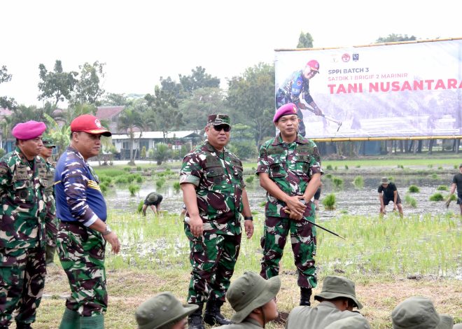 Komandan Brigif 2 Marinir Terima Kunjungan Dosen Tetap Universitas Pertahanan RI