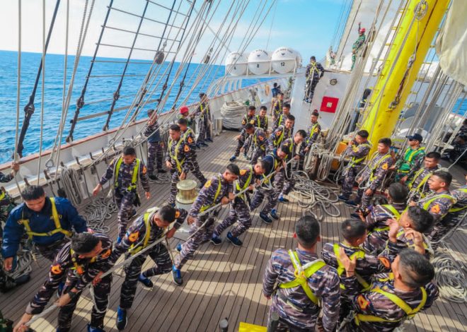 Lintasi Selat Makassar, KRI Bima Suci Melaksanakan Peran Layar