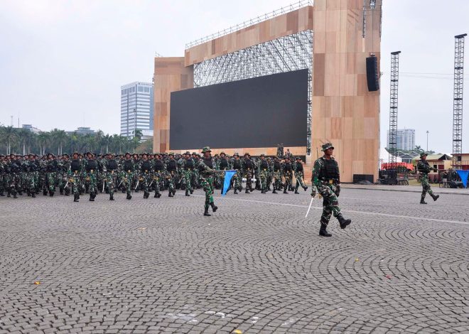 Jelang Peringatan HUT TNI Ke 80, Komandan Brigif 2 Marinir Pimpin Prajuritnya Laksanakan Gladi Upacara Parade Dan Defile