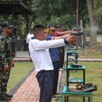 Pertajam Kemampuan Tempur, Perwira Yonif 3 Marinir Laksanakan Latihan Menembak Pistol