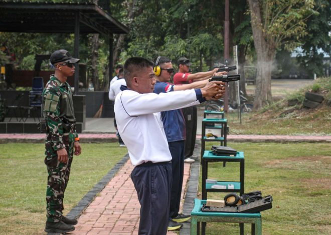 Pertajam Kemampuan Tempur, Perwira Yonif 3 Marinir Laksanakan Latihan Menembak Pistol