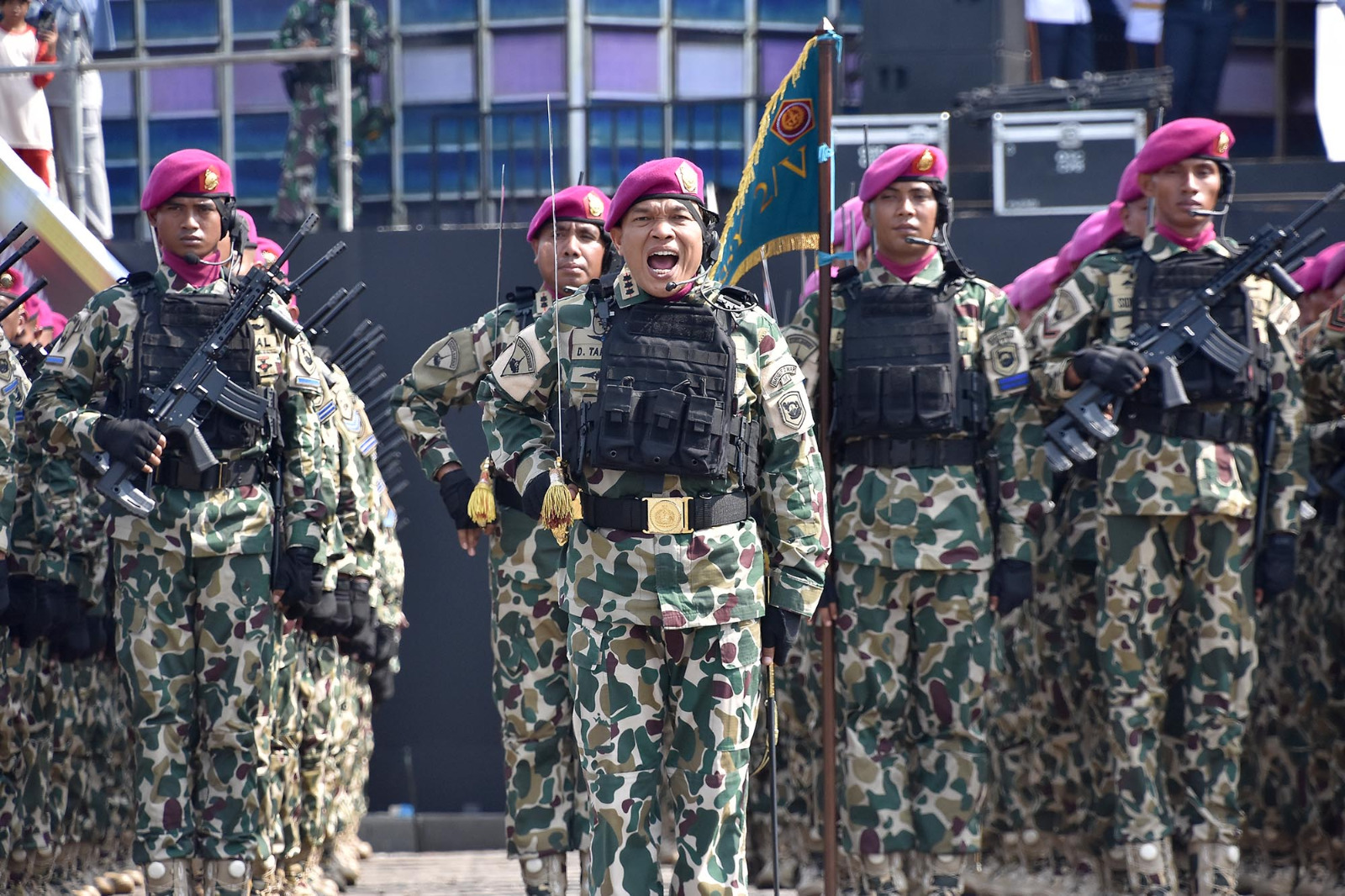 Komandan Beserta Prajurit Brigif 2 Marinir Laksanakan Gladi Kotor Upacara Peringatan HUT TNI Ke 80 Di Monas